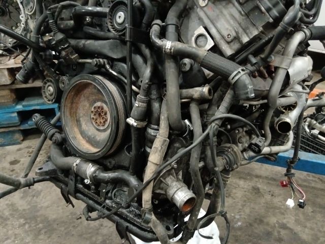 bontott AUDI Q7 Motor (Fűzött blokk hengerfejjel)