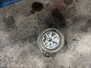 bontott AUDI Q7 Motor Tartó Bak Bal