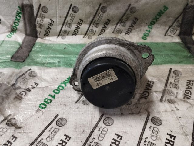 bontott AUDI Q7 Motor Tartó Bak (Pozíciófüggetlen)