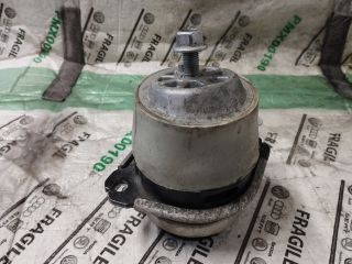 bontott AUDI Q7 Motor Tartó Bak (Pozíciófüggetlen)