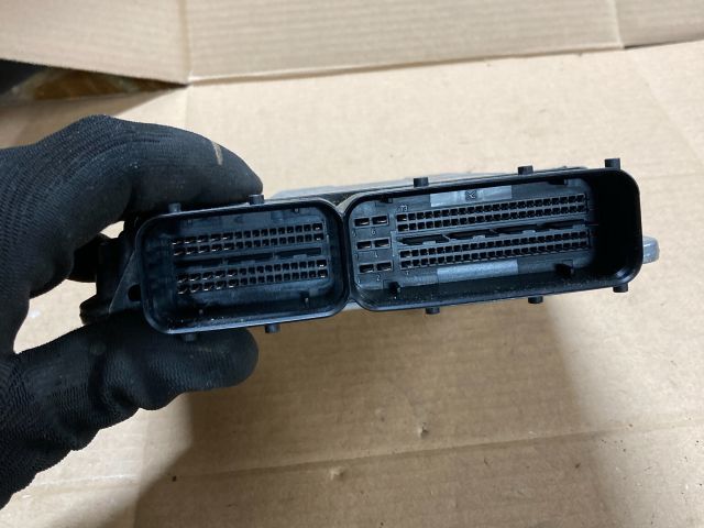 bontott AUDI Q7 Motorvezérlő