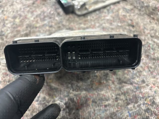 bontott AUDI Q7 Motorvezérlő