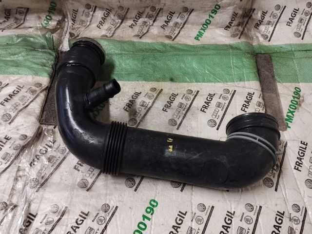 bontott AUDI Q7 Szívó Cső