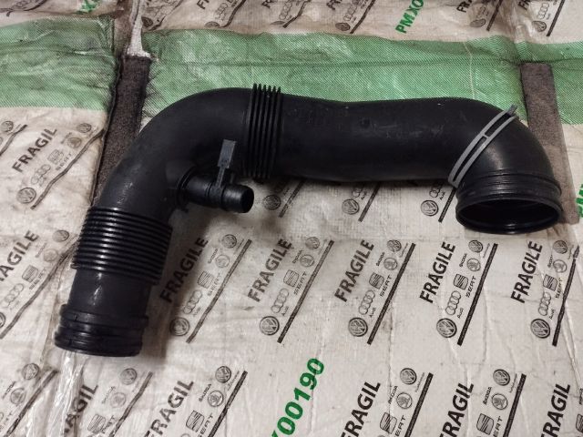 bontott AUDI Q7 Szívó Cső