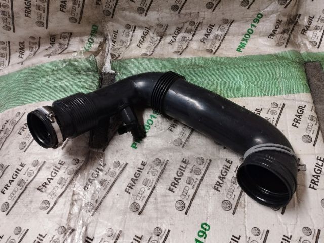 bontott AUDI Q7 Szívó Cső