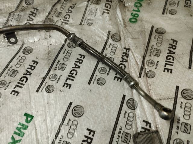 bontott AUDI Q7 Turbó Olajcső