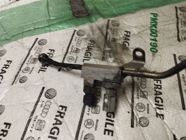 bontott AUDI Q7 Turbó Olajcső