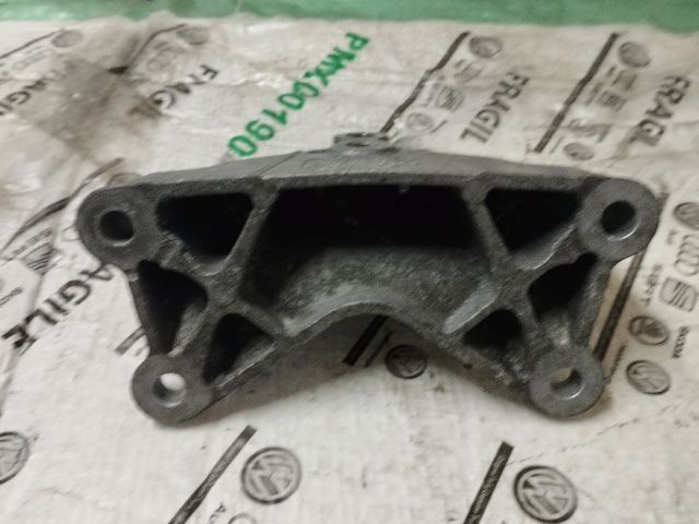 bontott AUDI Q7 Váltó Tartó Bak (Pozíciófüggetlen)