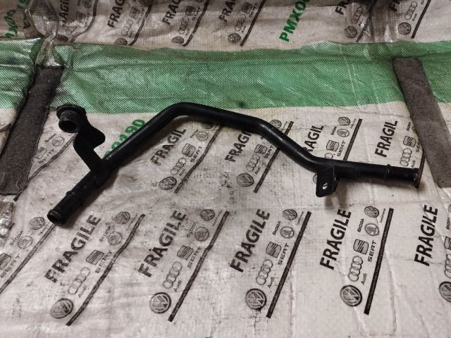 bontott AUDI Q7 Vízcső