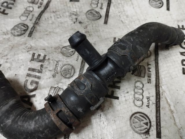 bontott AUDI Q7 Vízcső