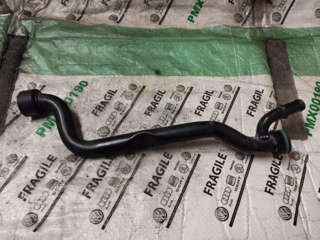 bontott AUDI Q7 Vízcső