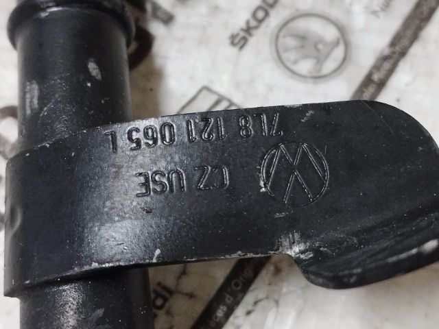 bontott AUDI Q7 Vízcső