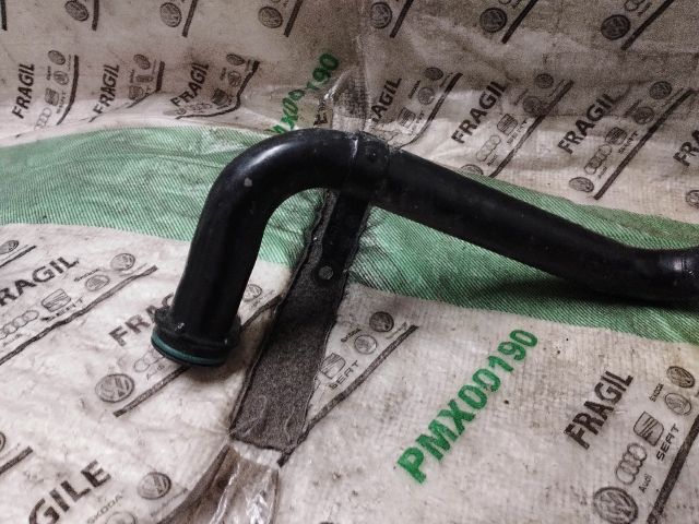 bontott AUDI Q7 Vízcső