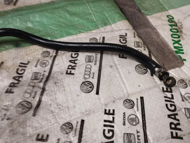 bontott AUDI Q7 Vízcső