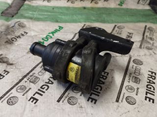 bontott AUDI Q7 Vízpumpa