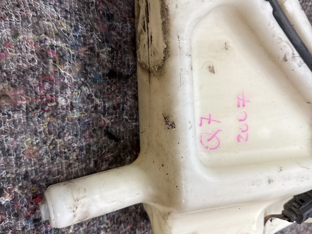 bontott AUDI Q7 Ablakmosó Tartály