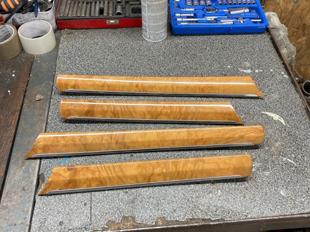 bontott AUDI Q7 Ajtó Díszléc Szett