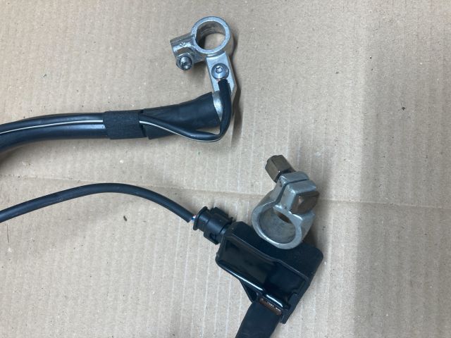 bontott AUDI Q7 Akkumulátor Saru