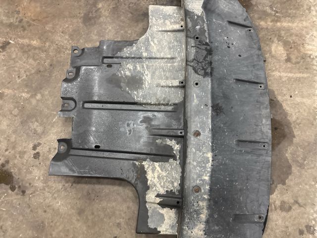 bontott AUDI Q7 Alsó Motorburkolat