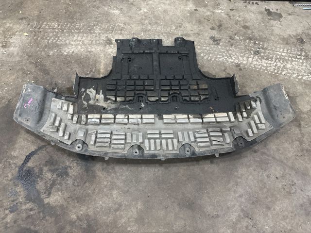 bontott AUDI Q7 Alsó Motorburkolat