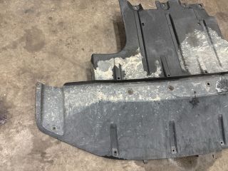 bontott AUDI Q7 Alsó Motorburkolat