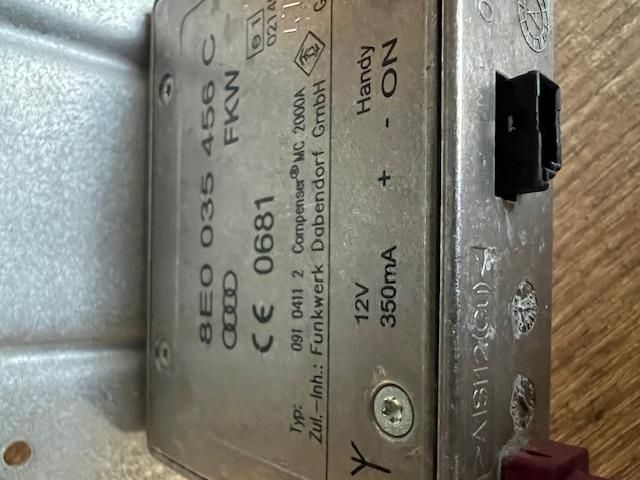 bontott AUDI Q7 Antenna Erősítő