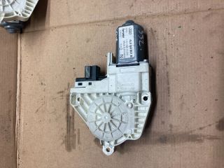 bontott AUDI Q7 Bal első Ablakemelő Motor