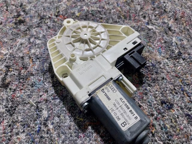 bontott AUDI Q7 Bal első Ablakemelő Motor