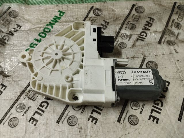 bontott AUDI Q7 Bal első Ablakemelő Motor