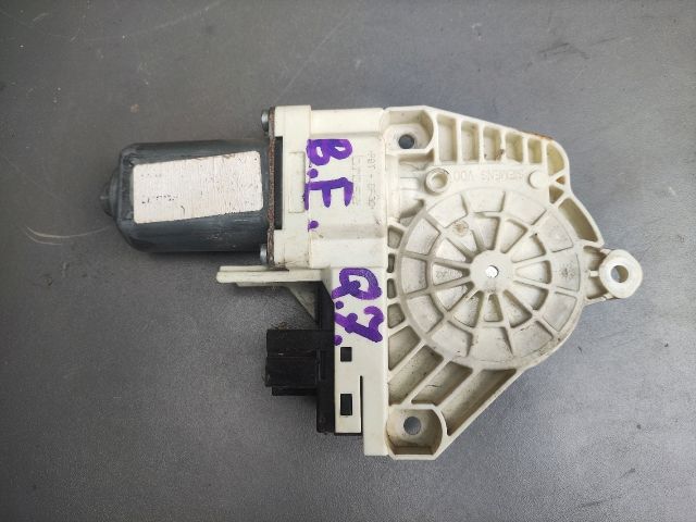 bontott AUDI Q7 Bal első Ablakemelő Motor