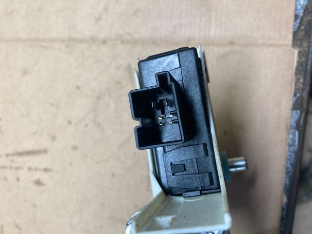 bontott AUDI Q7 Bal első Ablakemelő Motor