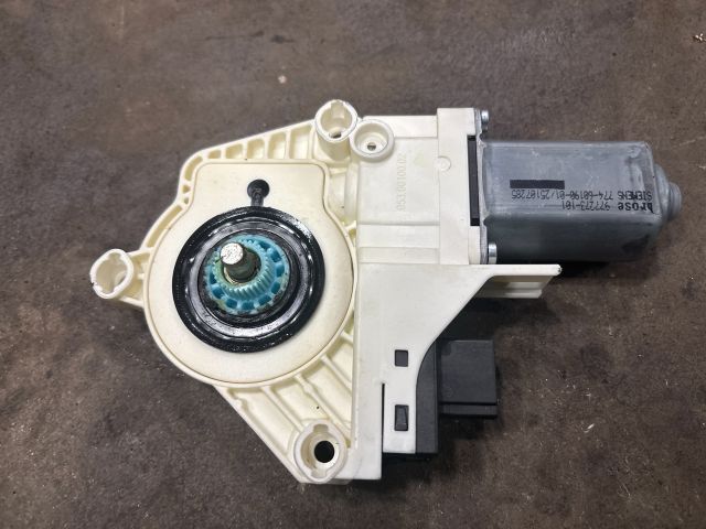 bontott AUDI Q7 Bal első Ablakemelő Motor