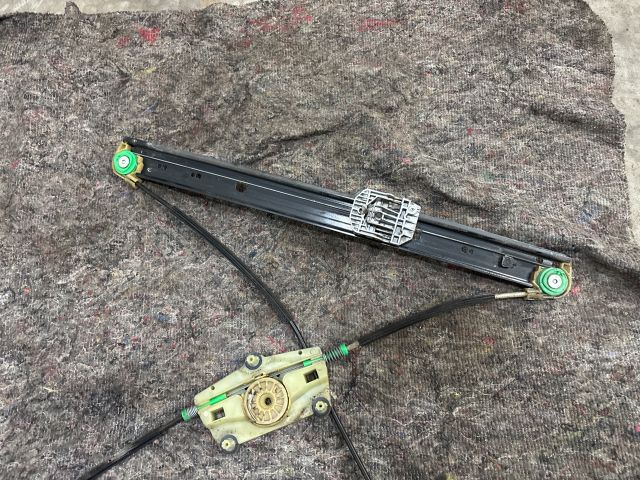 bontott AUDI Q7 Bal első Ablakemelő Szerkezet (Elektromos)