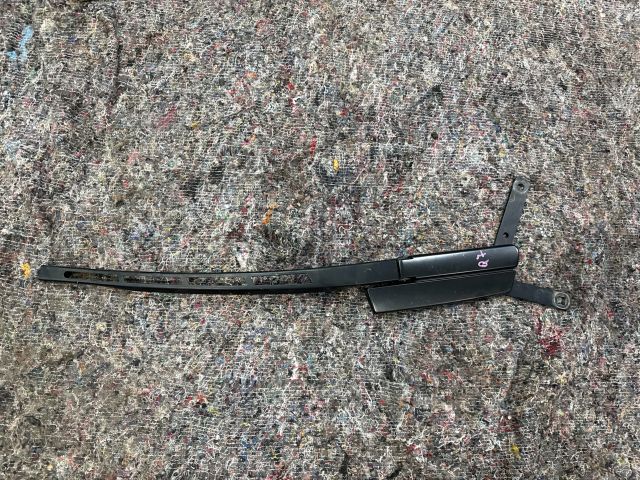 bontott AUDI Q7 Bal első Ablaktörlő Kar