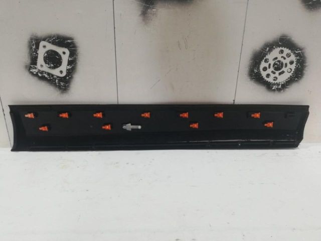 bontott AUDI Q7 Bal első Ajtó Díszléc