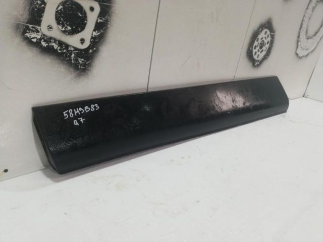 bontott AUDI Q7 Bal első Ajtó Díszléc