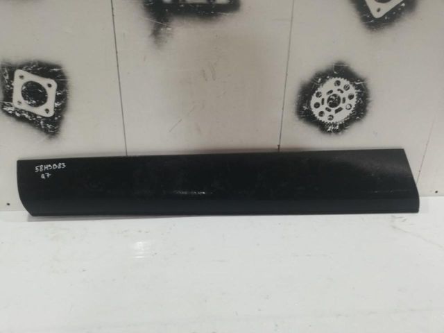 bontott AUDI Q7 Bal első Ajtó Díszléc