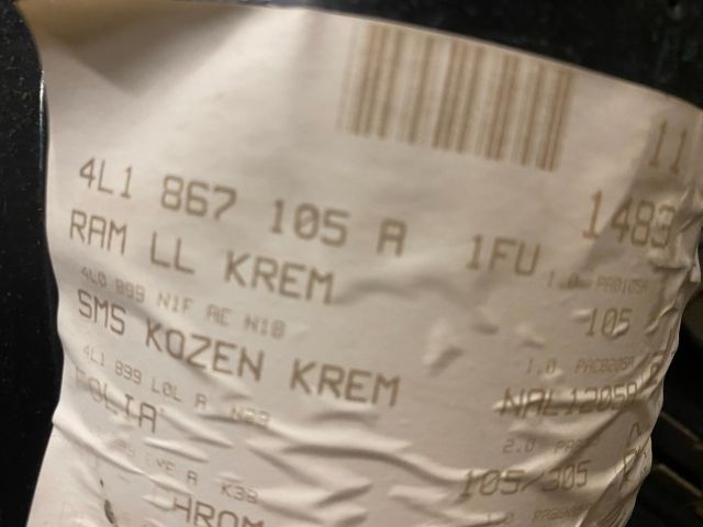 bontott AUDI Q7 Bal első Ajtó Kárpit