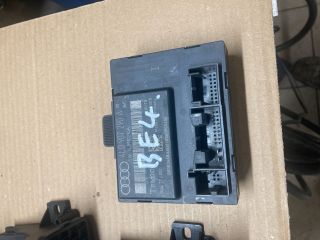 bontott AUDI Q7 Bal első Ajtó Vezérlőegység