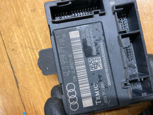 bontott AUDI Q7 Bal első Ajtó Vezérlőegység