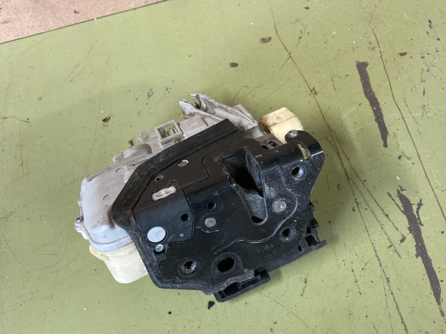 bontott AUDI Q7 Bal első Ajtózár