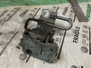 bontott AUDI Q7 Bal első Alsó Zsanér