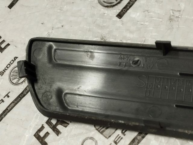 bontott AUDI Q7 Bal első Küszöb Díszléc