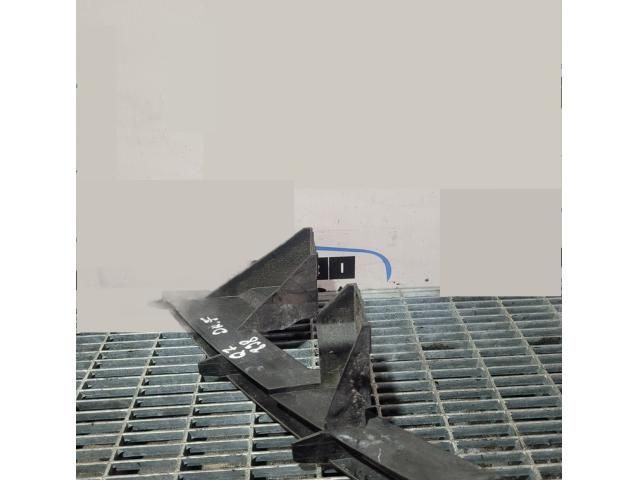 bontott AUDI Q7 Bal első Lökhárító Tartó (Műanyag)