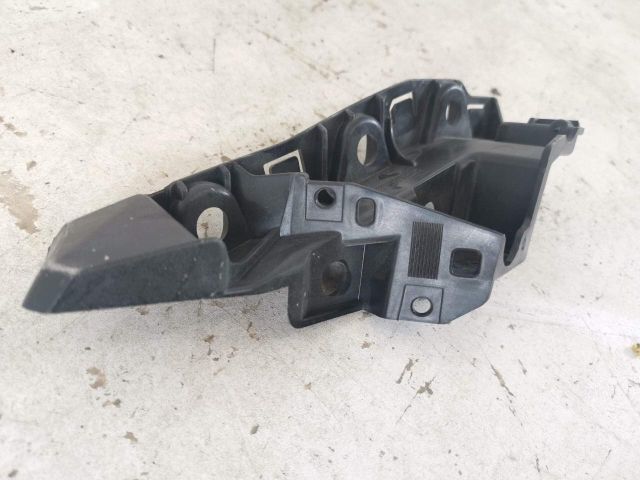 bontott AUDI Q7 Bal első Lökhárító Tartó (Műanyag)