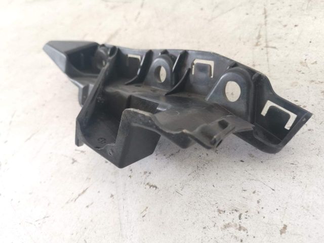 bontott AUDI Q7 Bal első Lökhárító Tartó (Műanyag)