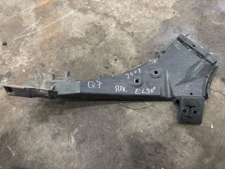 bontott AUDI Q7 Bal első Lökhárító Tartó (Műanyag)