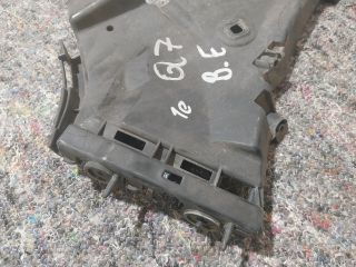 bontott AUDI Q7 Bal első Lökhárító Tartó (Műanyag)