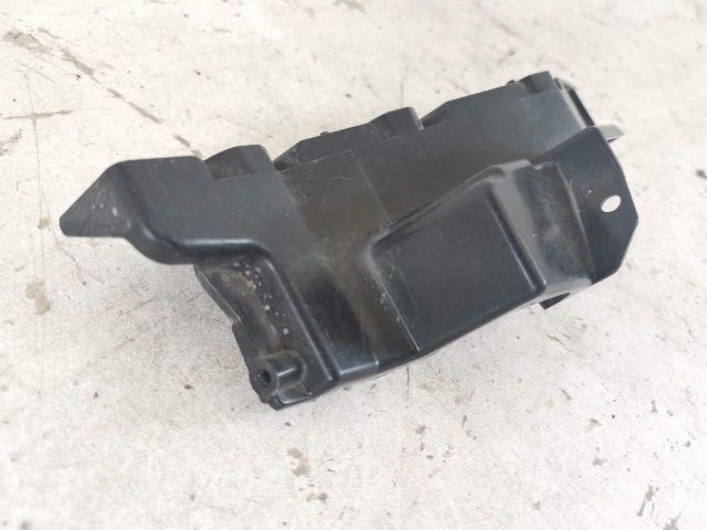 bontott AUDI Q7 Bal első Lökhárító Tartó (Műanyag)