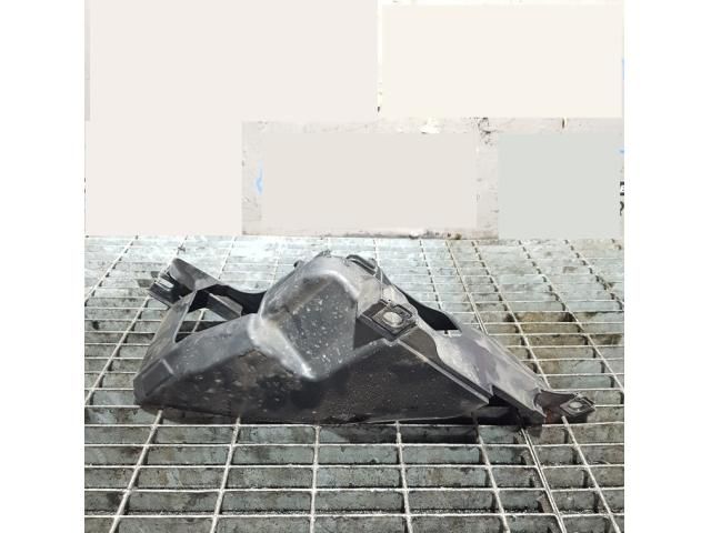 bontott AUDI Q7 Bal Fényszóró Tartó